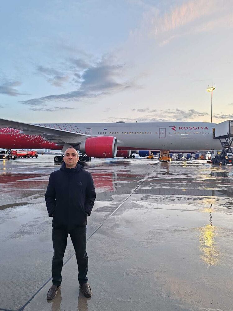  49523117  Aslan, 43 ,    