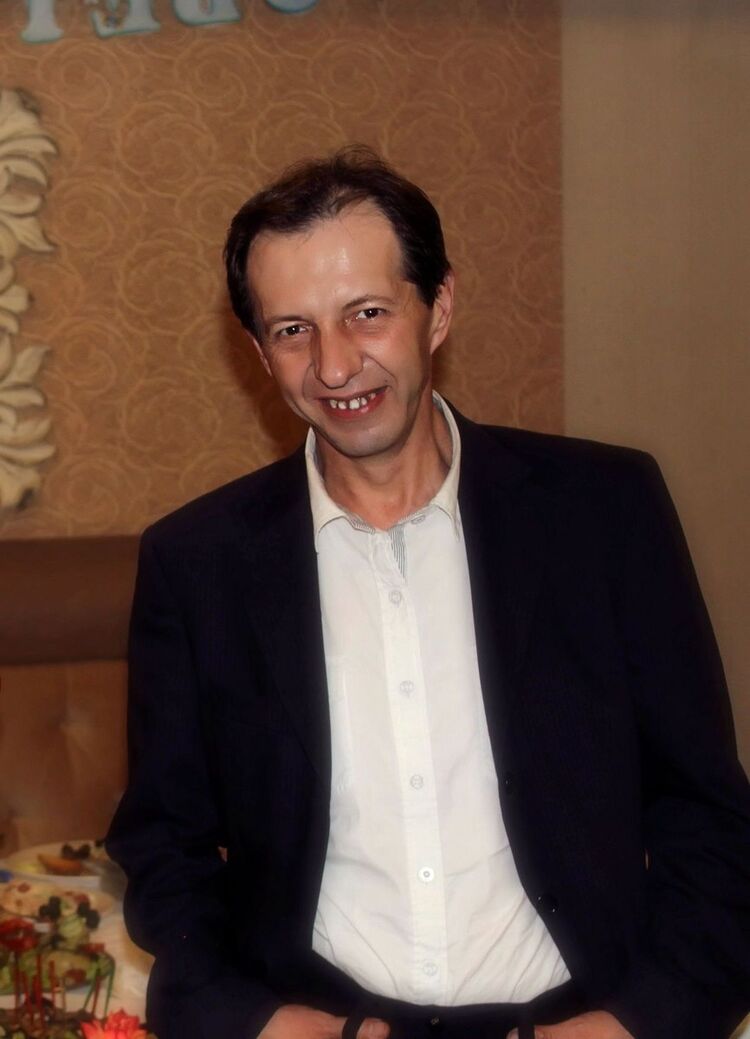  10485707  Mikhail, 54 ,    