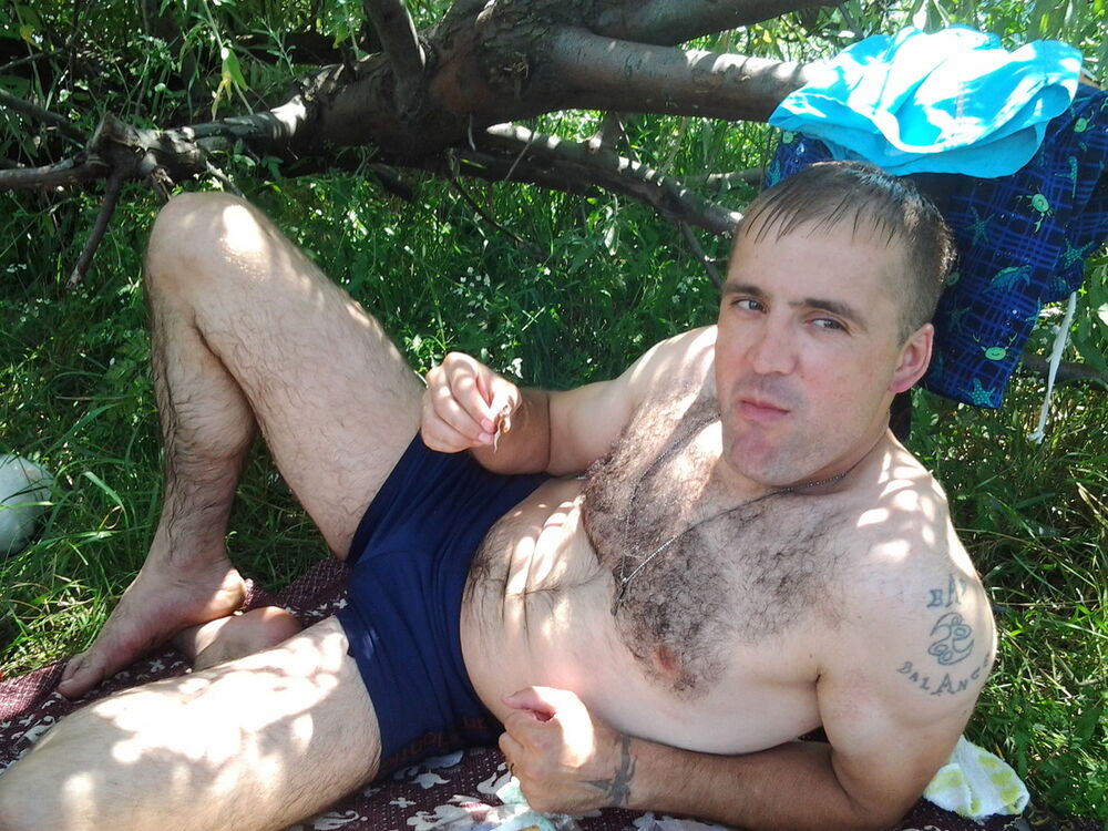 ,   Artiom, 40 ,   
