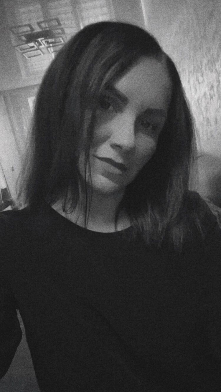  37713607  Lesia, 39 ,    