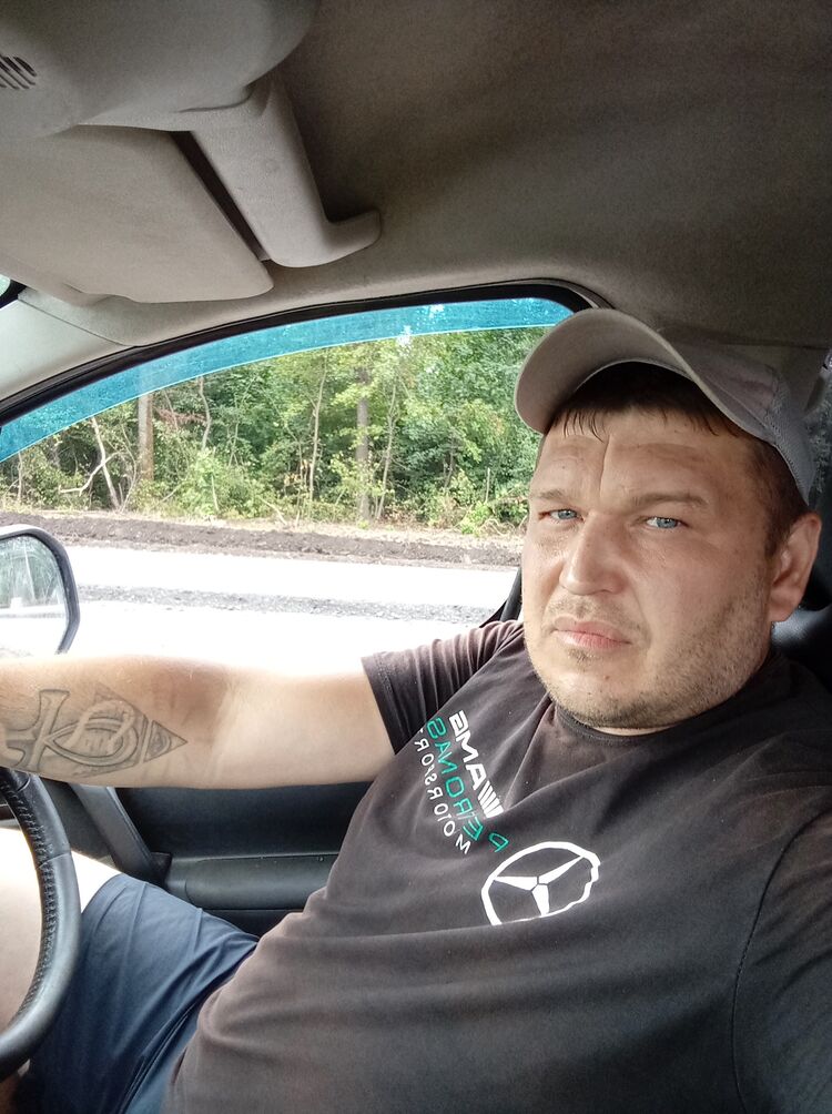  36127457  Vladimir, 40 ,    