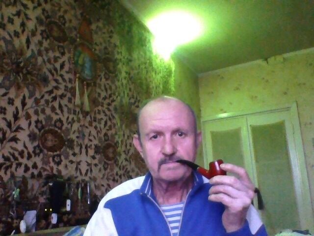  5288737  VIKTOR, 69 ,    