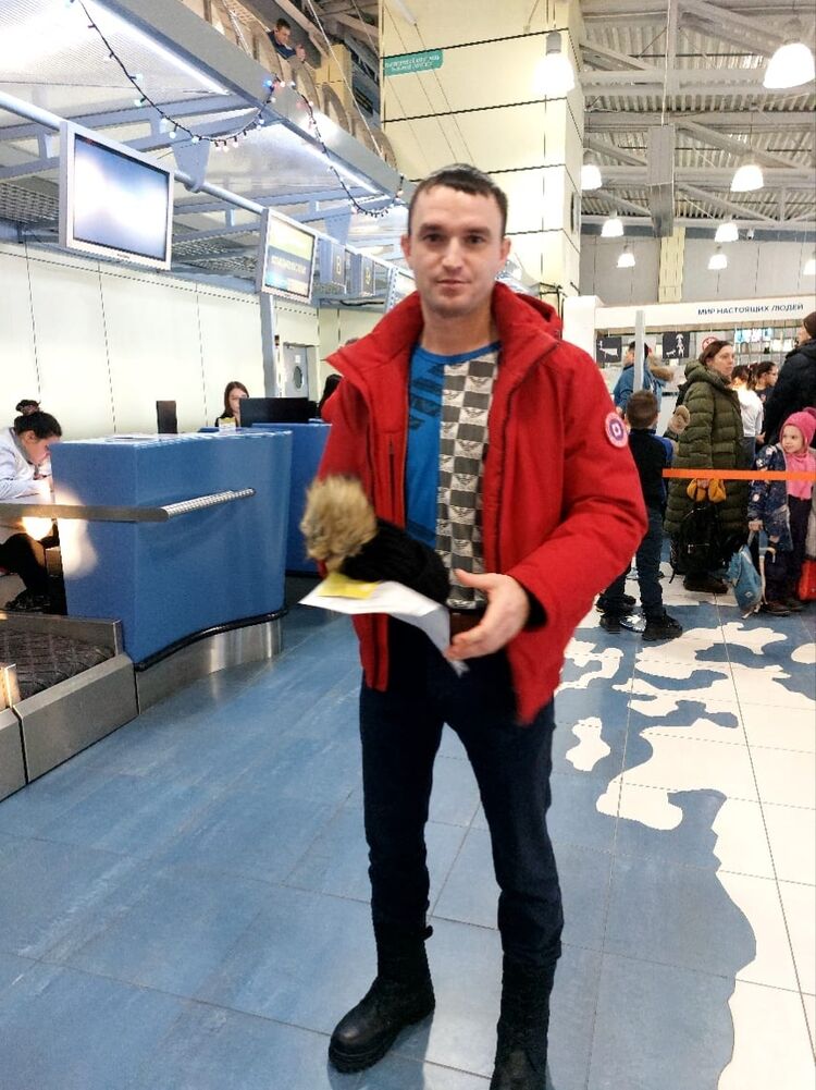  Hong Kong,   Viktor, 44 ,   ,   
