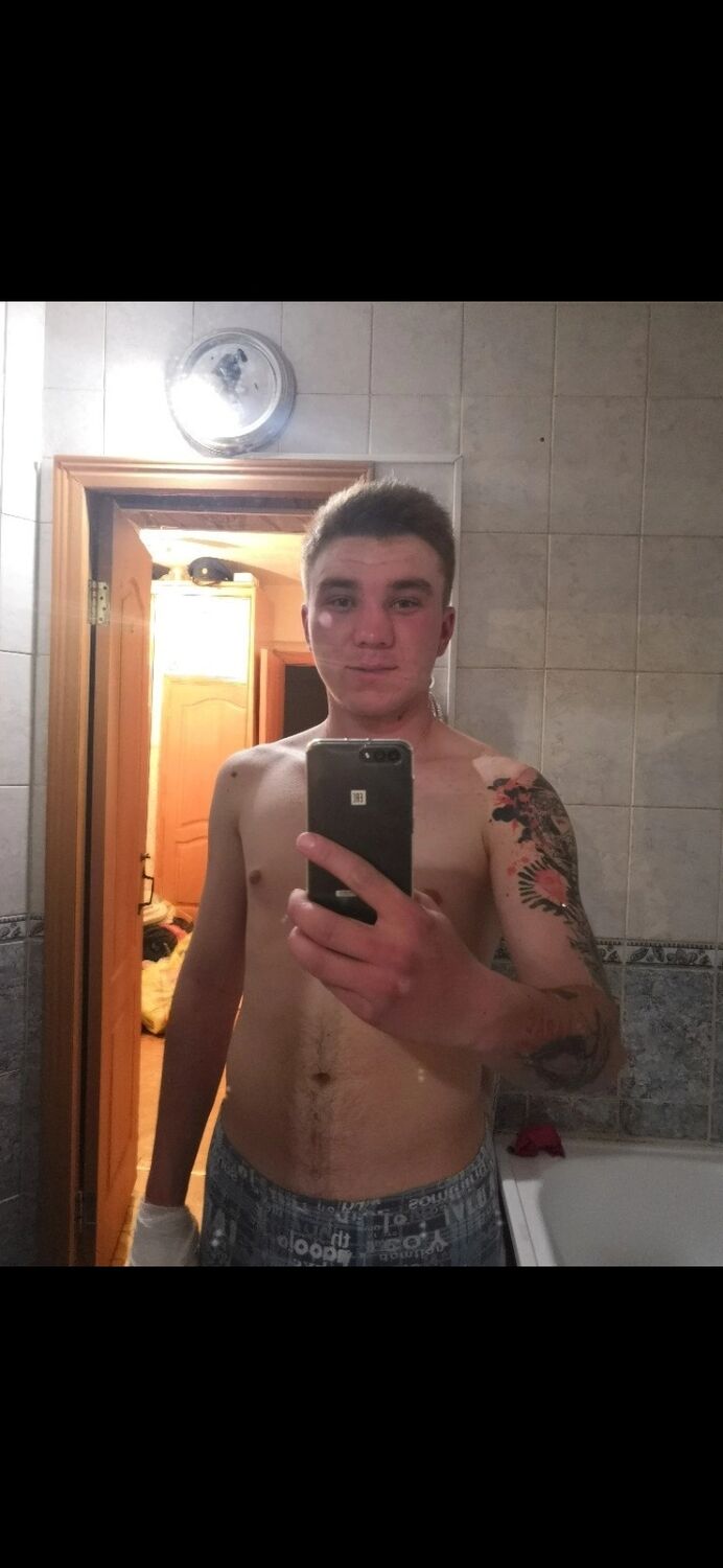  36375187  Anton, 28 ,    
