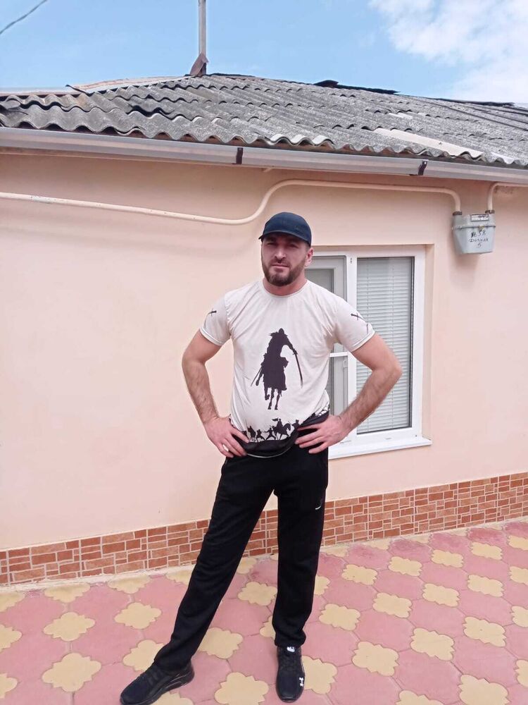  ,   Asker, 39 ,   ,   