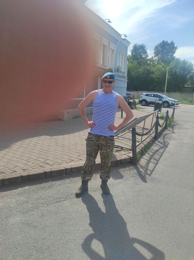  37077647  , 44 ,    