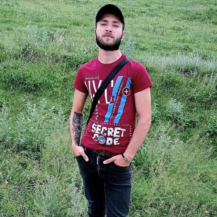  49531167  Hayk, 25 ,    