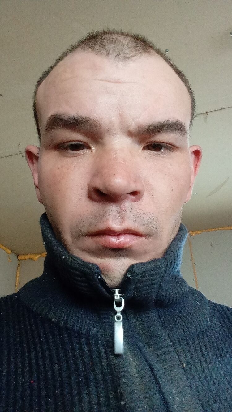 42870957  Denis, 39 ,    