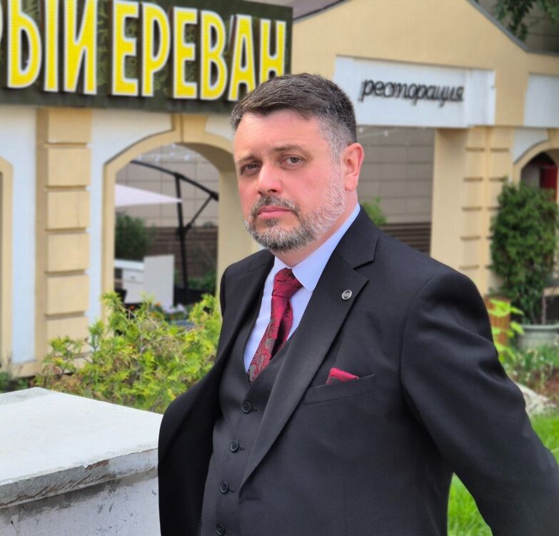  ,   Kirill, 46 ,   ,   , c 