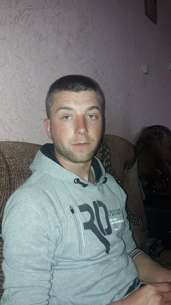  15978307  Oleksander, 30 ,    