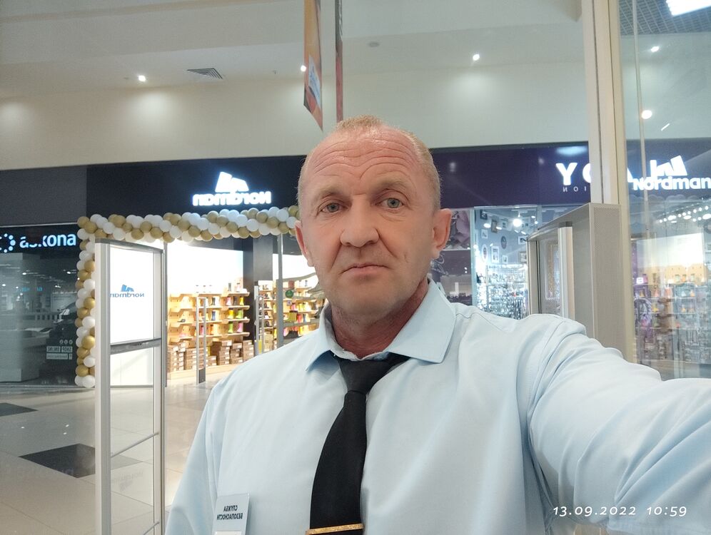  30912067  Vladimir, 48 ,    