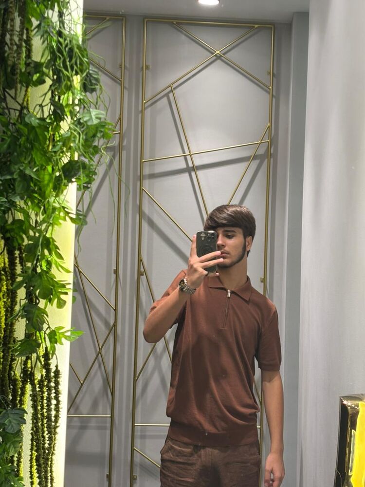  53167197  Andre, 19 ,    