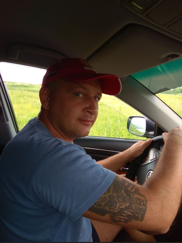  36053107  Eduard, 46 ,    