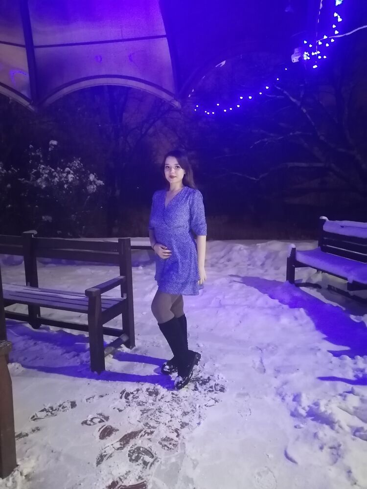  48603777  Nina, 22 ,    