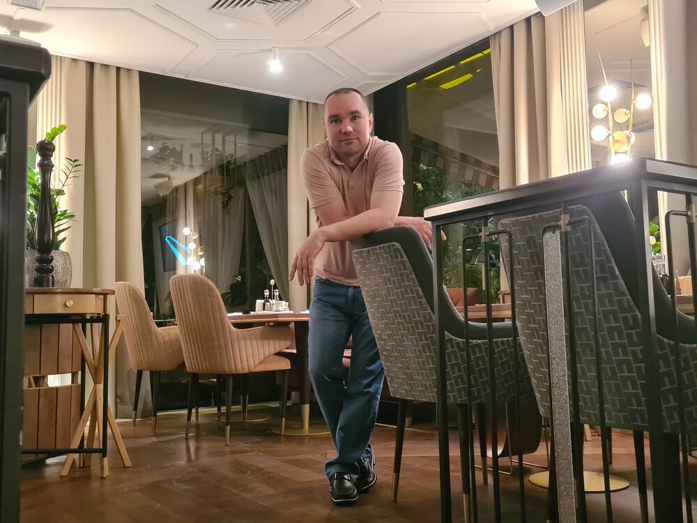  28134447  SLAVIK, 44 ,    