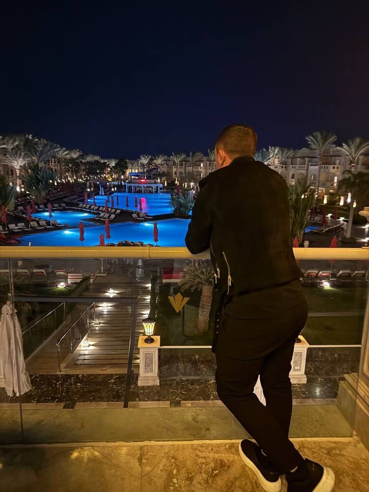  49739977  Roma, 26 ,    -