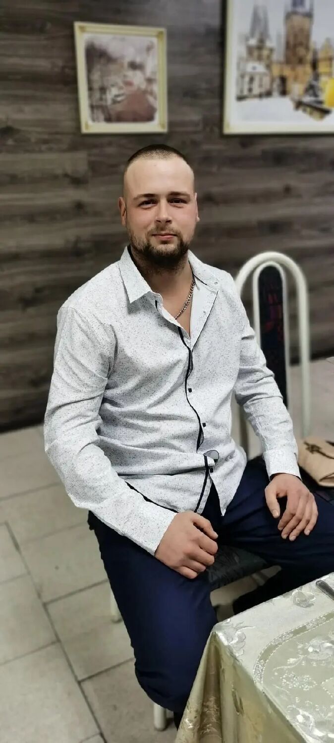  31791237  Anton, 28 ,    