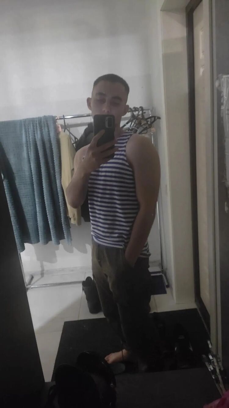  28106997  Andrey, 23 ,    