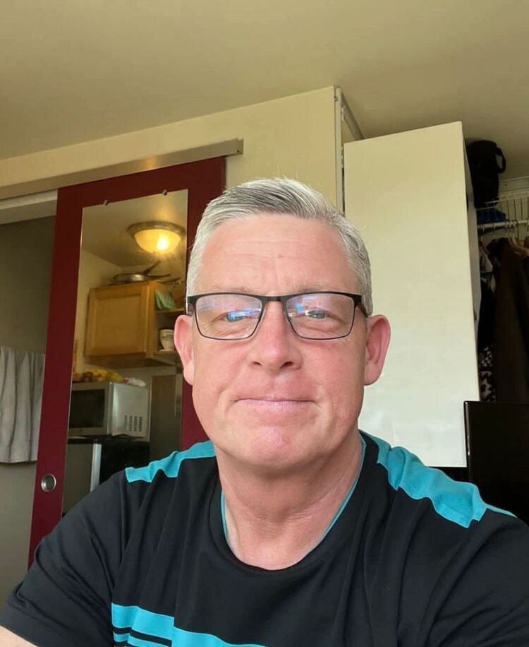  52794967  Gabriel, 56 ,    