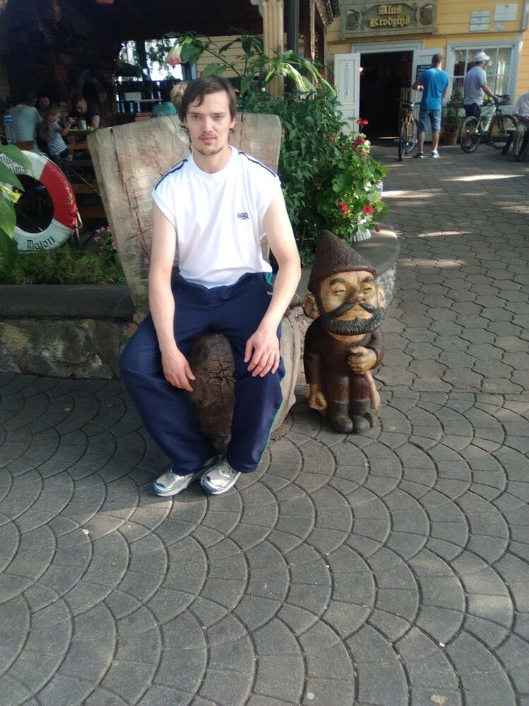  8283277  Aleksandr, 34 ,    