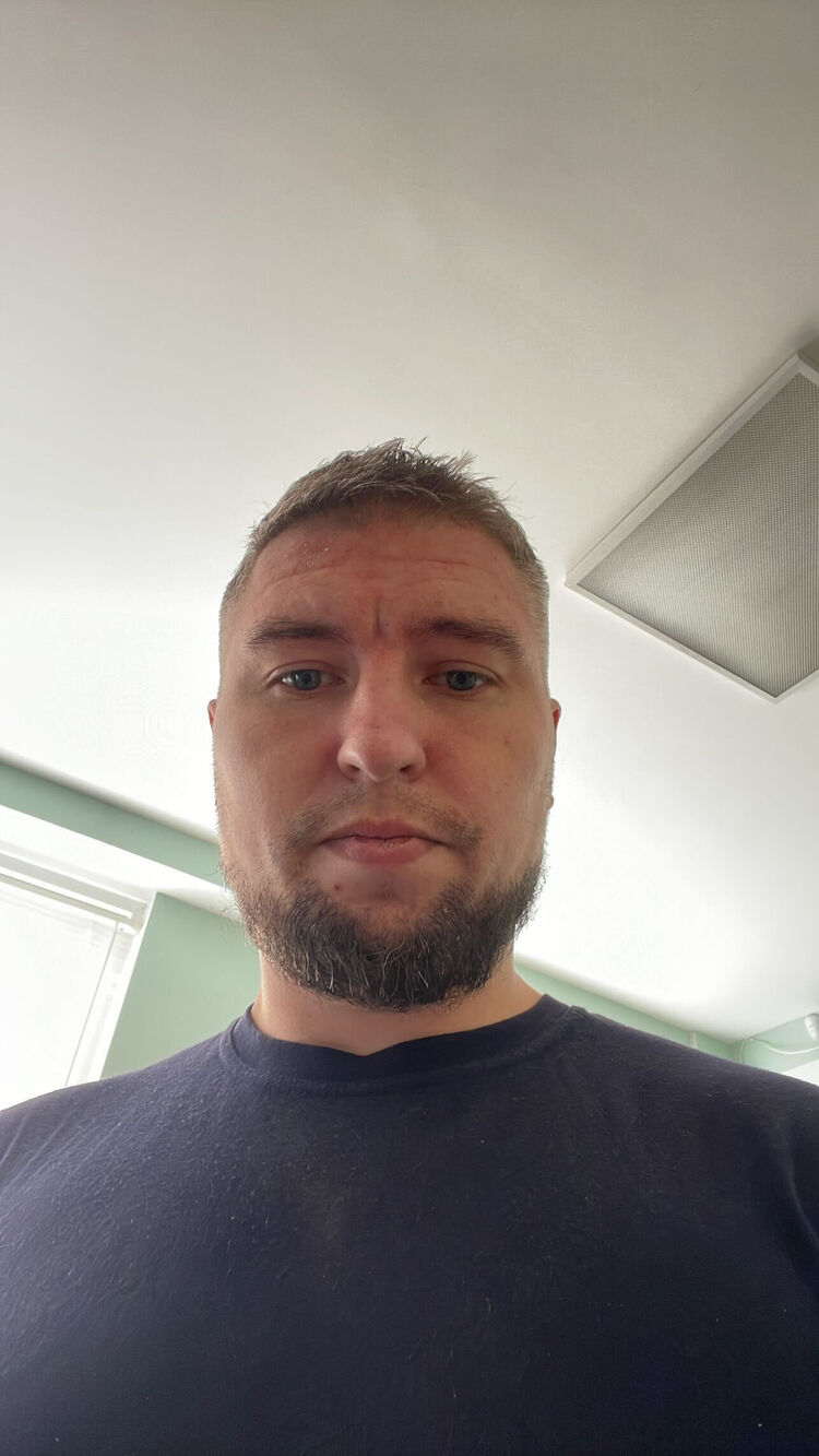 38261047  Vlad, 35 ,    