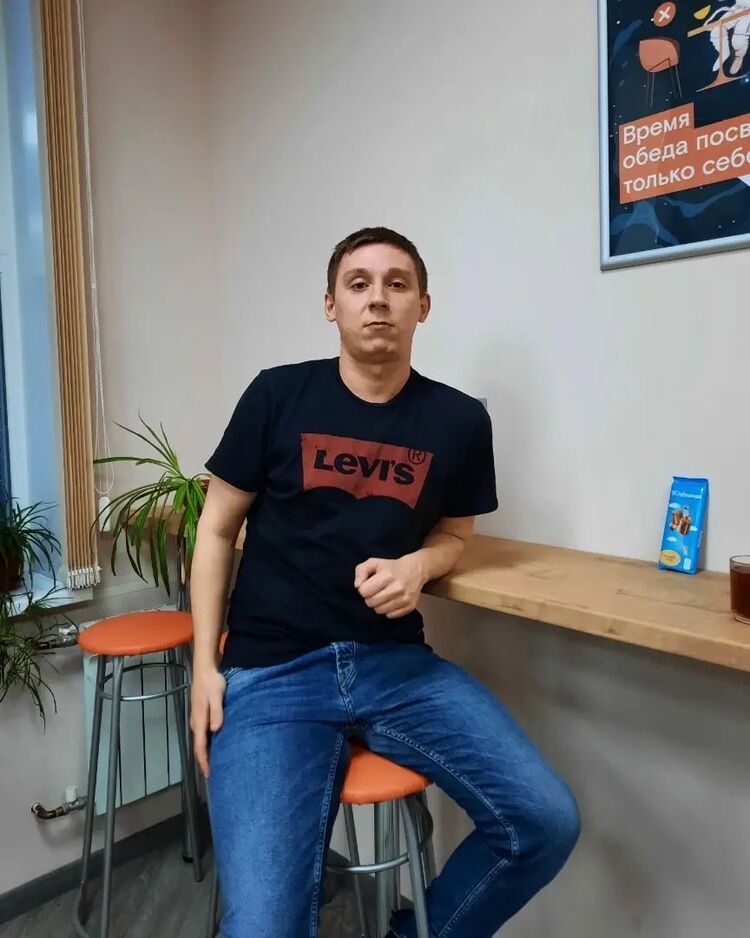  28787837  Maxim, 34 ,    