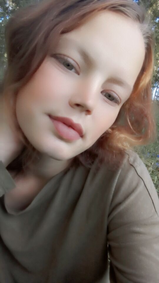  ,   Alexandra, 22 ,   c , 