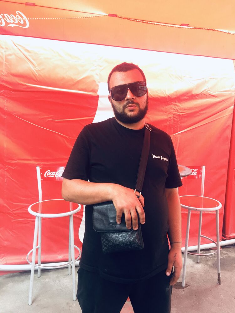  24089947  Aroo, 39 ,    