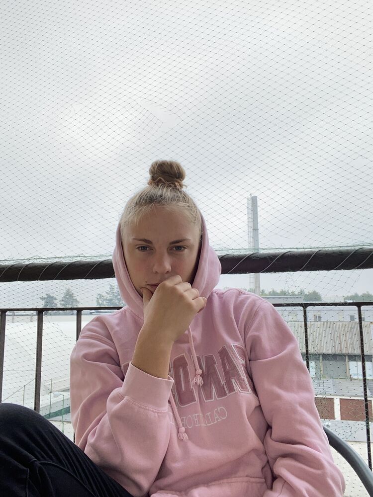  ,   Ilona, 22 ,   ,   , 