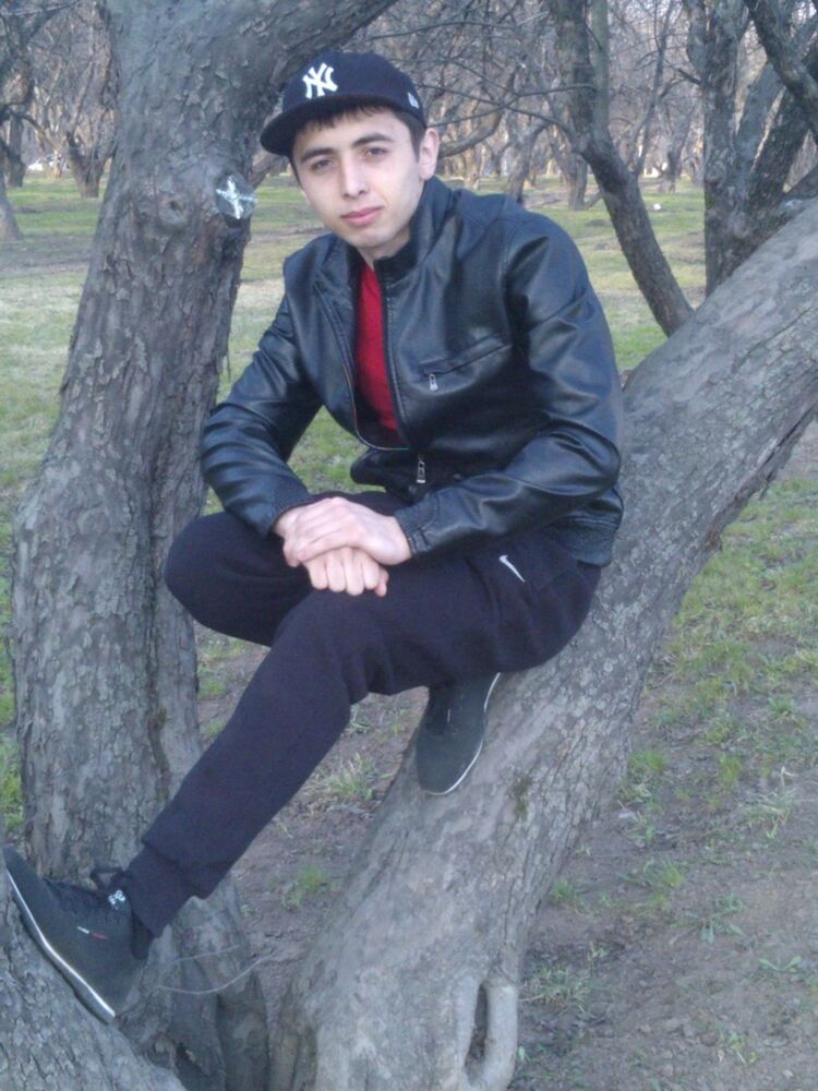  4415907  Ramaz, 31 ,    