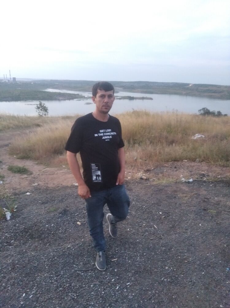  28939717  , 37 ,    