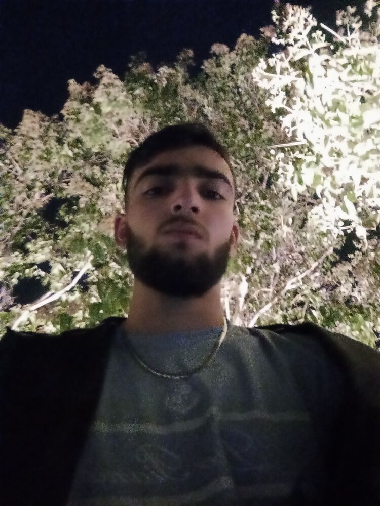  38980417  Pahlavon, 21 ,    