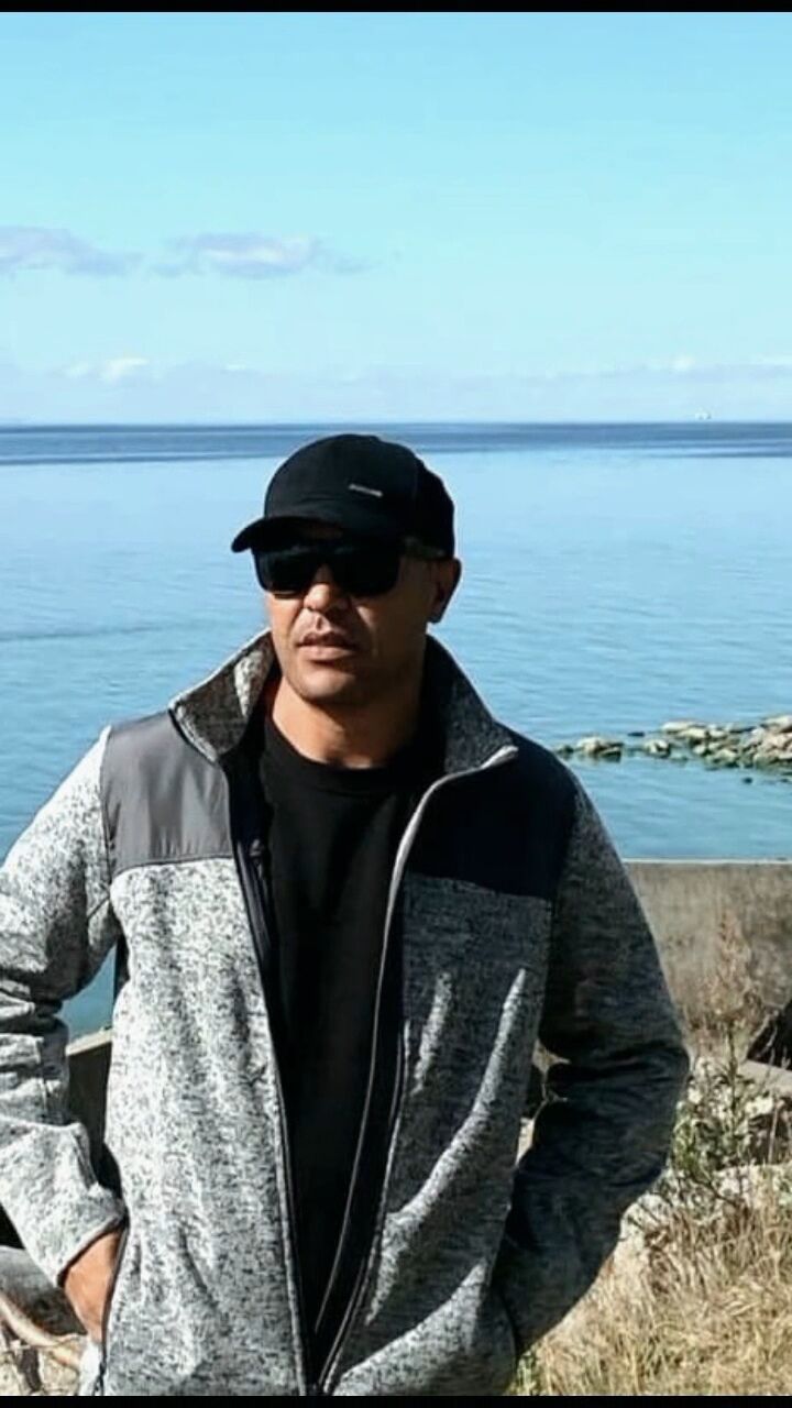  ,   Tommi, 41 ,     , c 