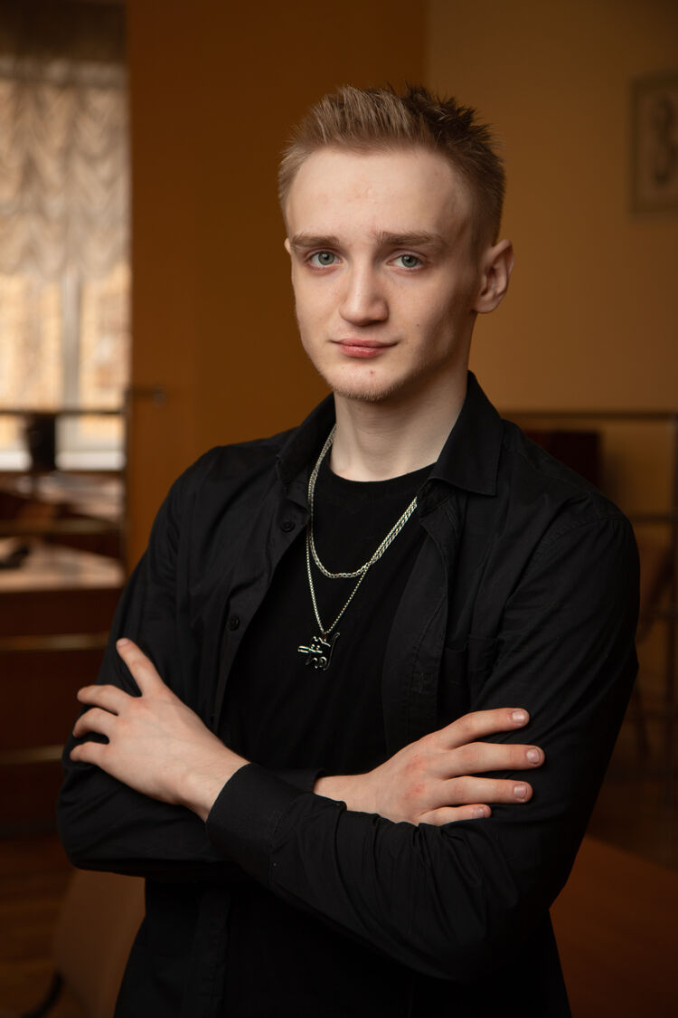  52958807  Vlad, 21 ,    