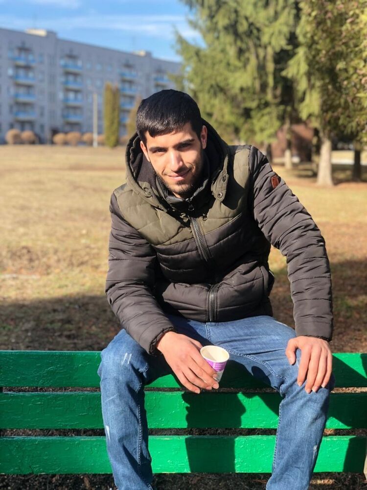  18101877  Omar, 29 ,    