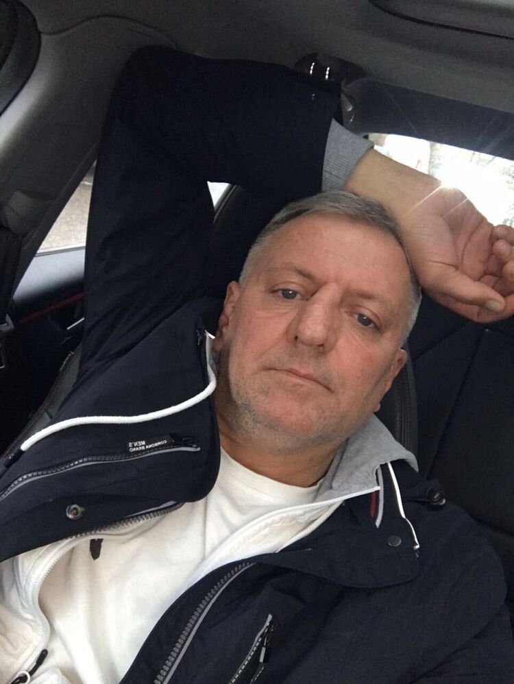  49590667  Foks, 49 ,    