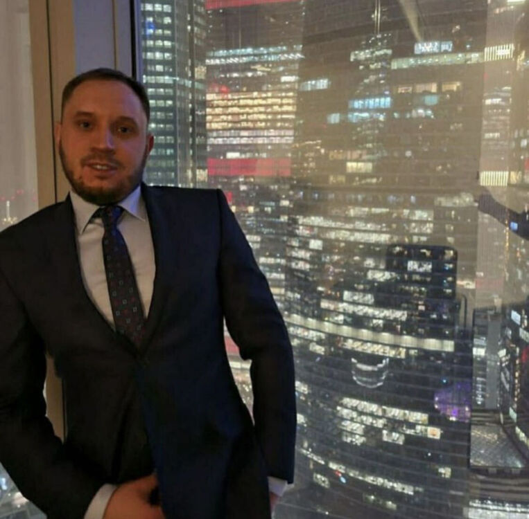  37757887  Mrdemiann, 39 ,    