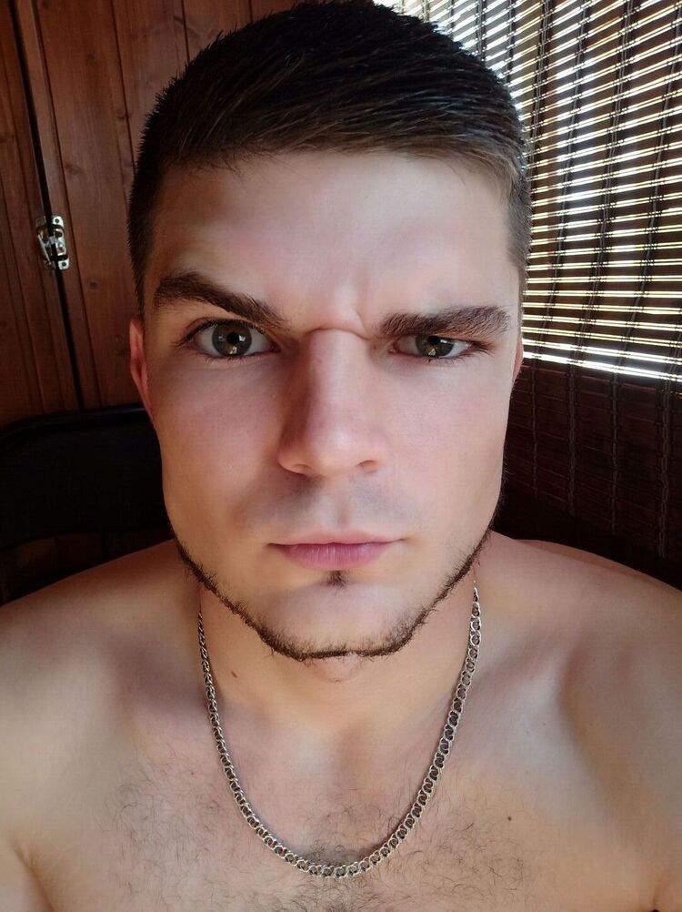  ,   Nikolay, 21 ,  