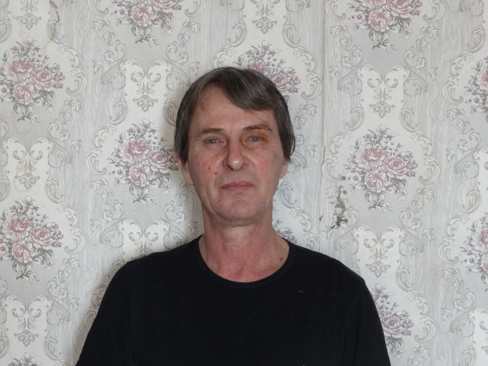  18532807  Aleks, 61 ,    