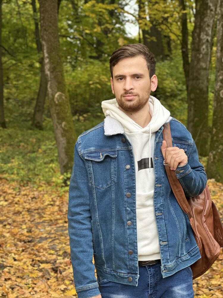  54497477  , 24 ,    Elm Park