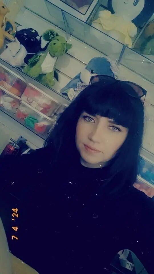  52047797  , 28 ,    