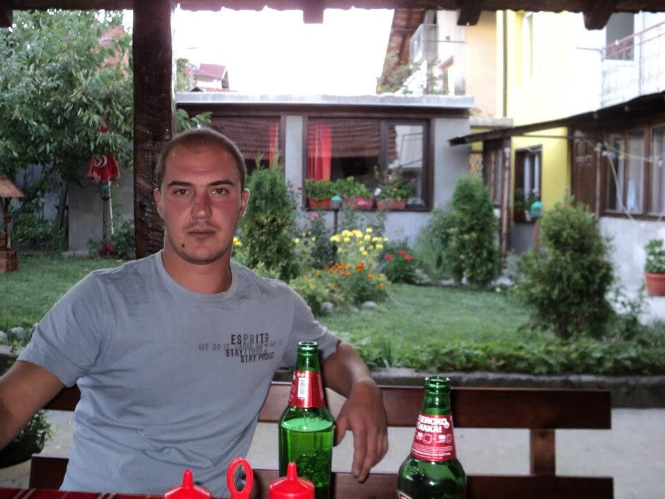  4294697  Todor, 39 ,    