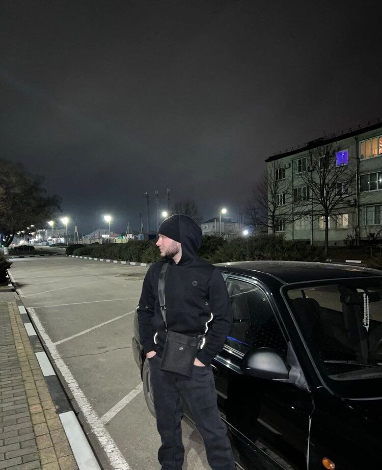  ,   Vladislav, 21 ,   ,   