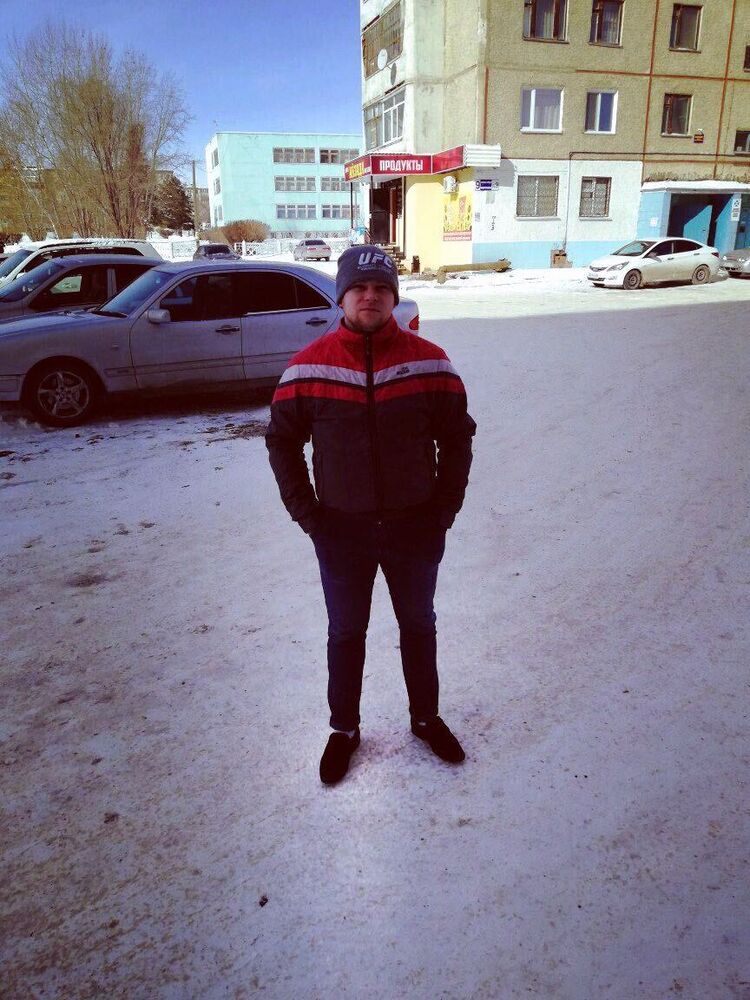  29794487  Konstantin, 33 ,    