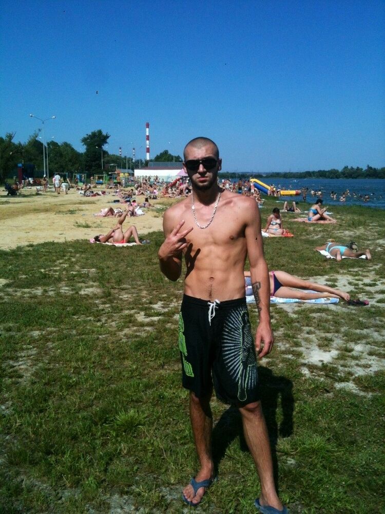  7400307  Andrey, 33 ,    