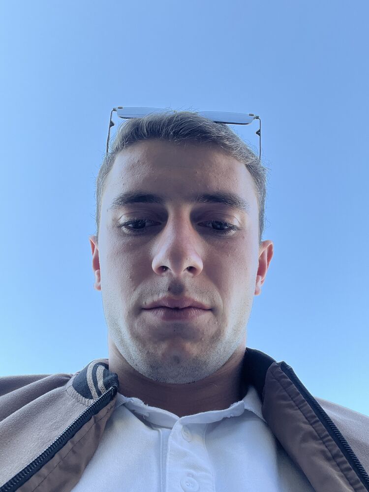  46619677  Luka, 20 ,    