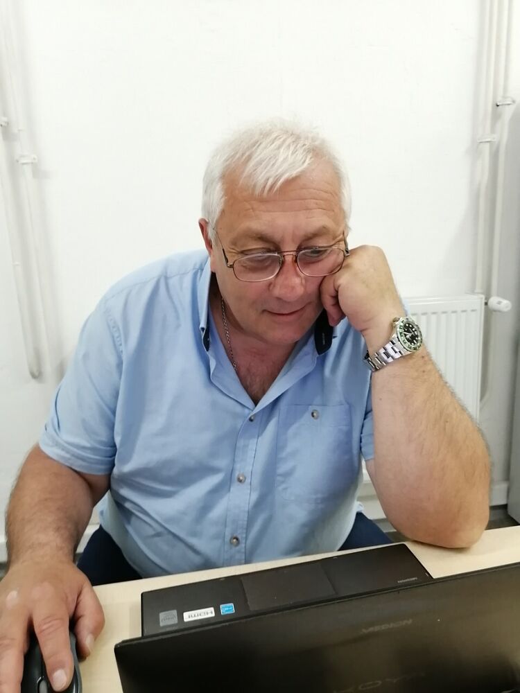  38714257  Koki, 62 ,    