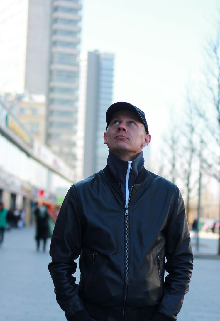  52216177  Dmitry, 40 ,    