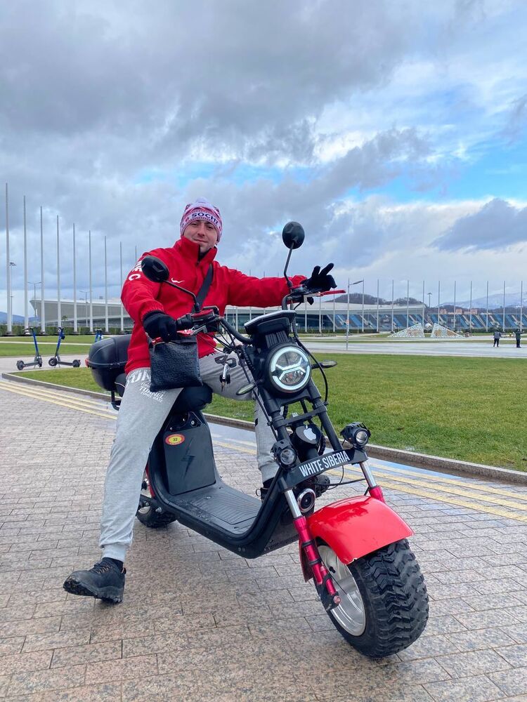  26346567  Denis, 35 ,    