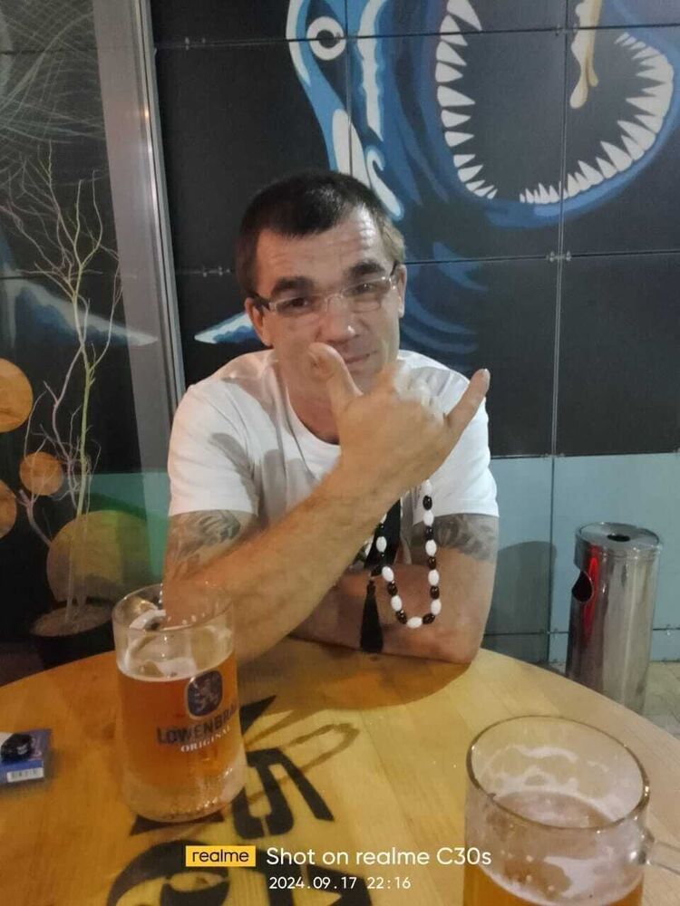  54574267  Garda, 37 ,    